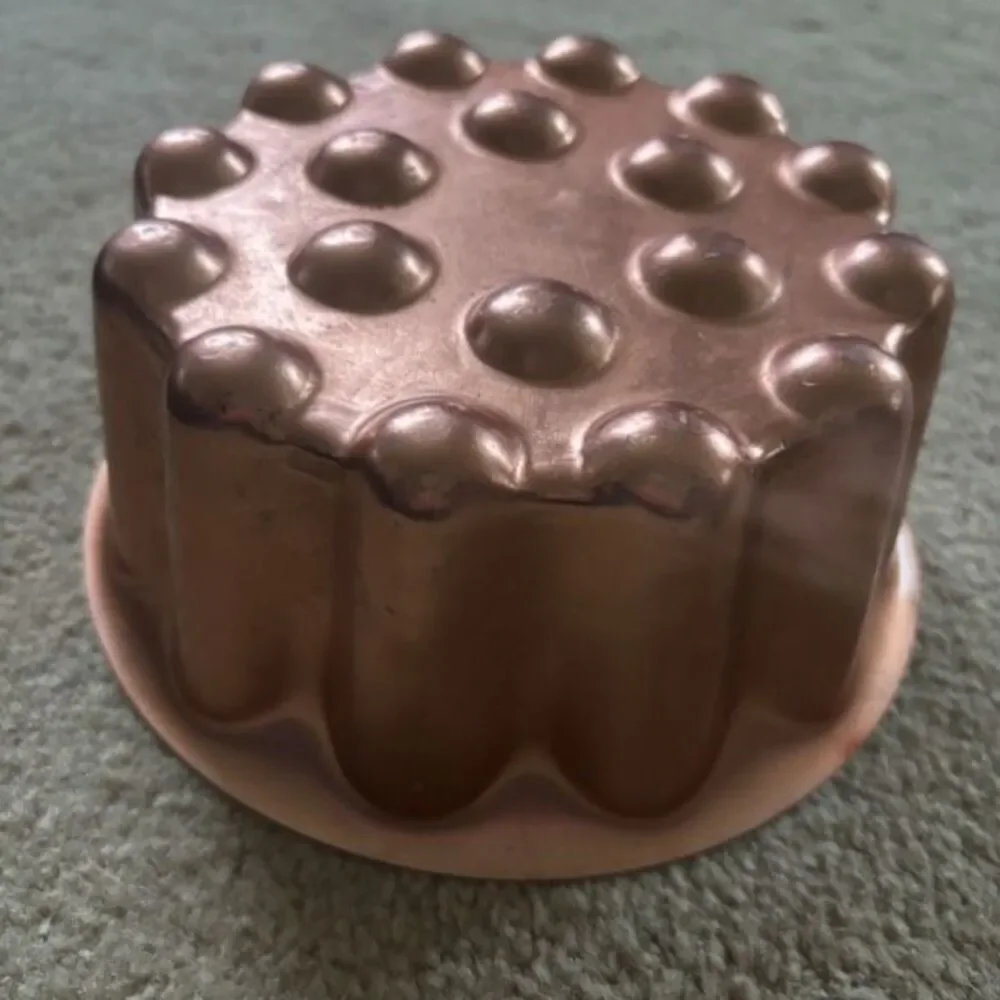 Vintage 4 Cup Jello Mold
